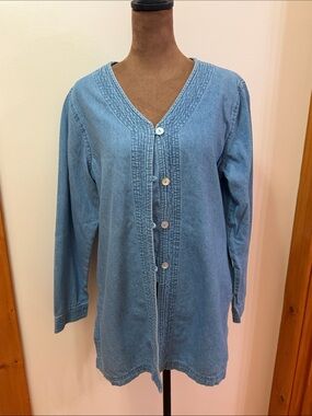 CAMI. 100% Cotton Blue Denim Long Sleeve Top. Size 12 or XL. Like New